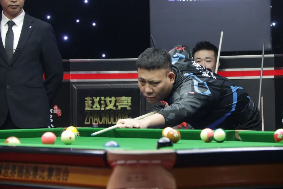 防线施加了 防线施加了